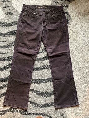 Old Navy brown Corduroy flare Pants
Classic rise